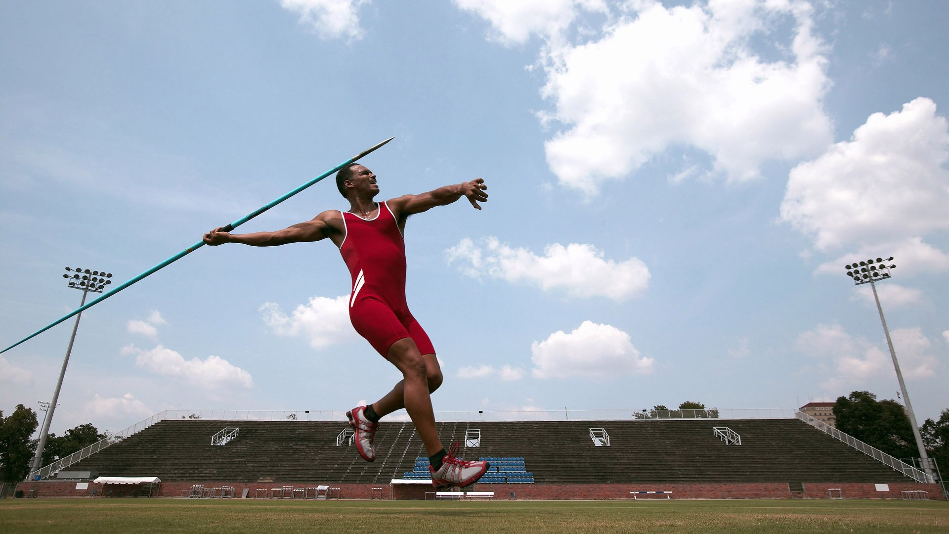 “马科斯·梅特罗的速度与敏捷,成为阿根廷美洲狮队防守的核心力量”